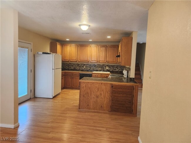 Building Photo - 103 S Mallard St