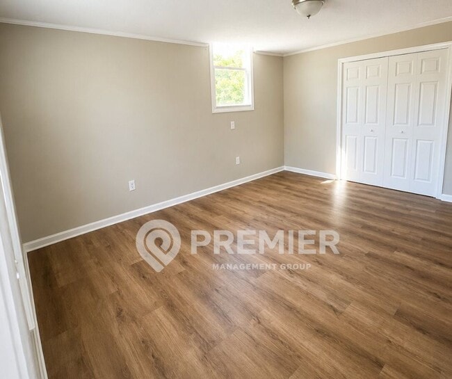 Building Photo - 302 Malvin St