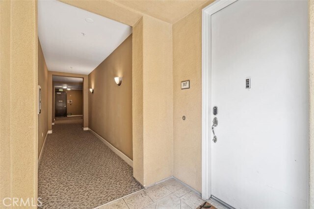 Building Photo - 128 N Oak Knoll Ave