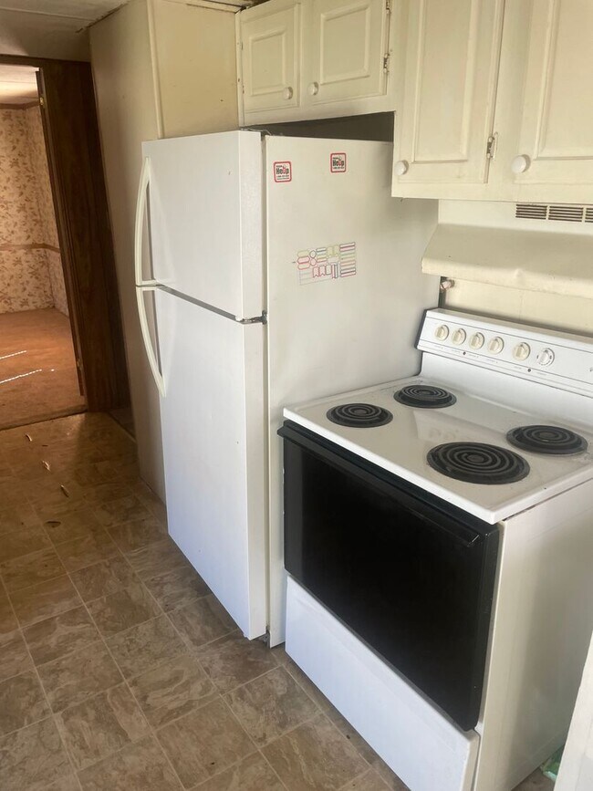 Building Photo - Embers East 2 bedroom 1 bath