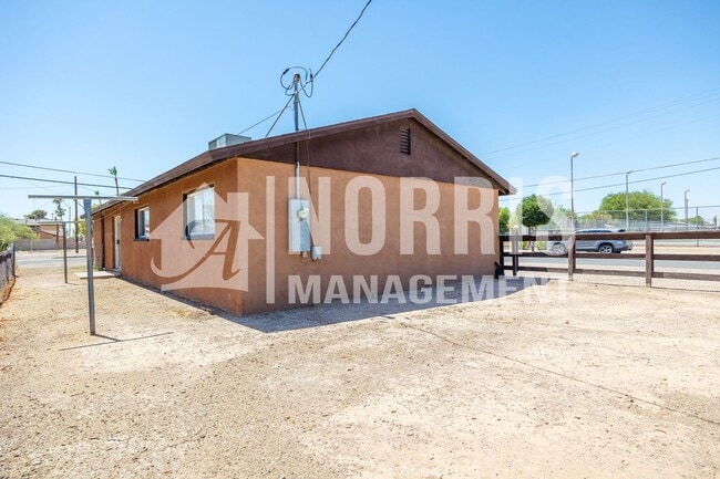 Building Photo - Great Home in the Heart of Eloy