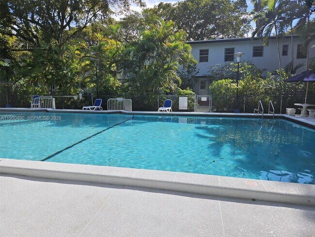 Building Photo - 5660 SW 78th St