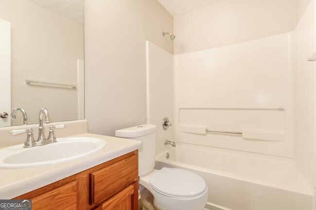 Building Photo - 1286 Live Oak Terrace