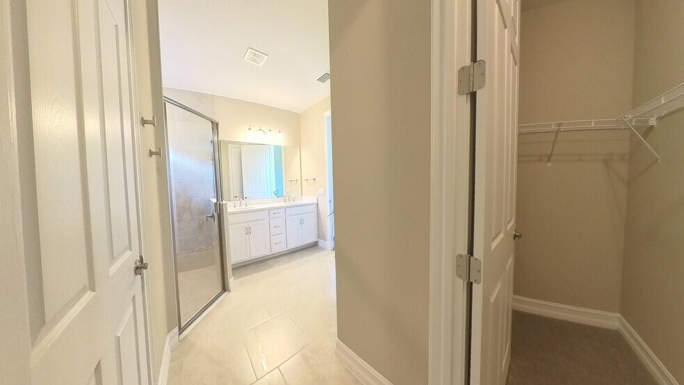 Building Photo - 419 Ibiza Loop