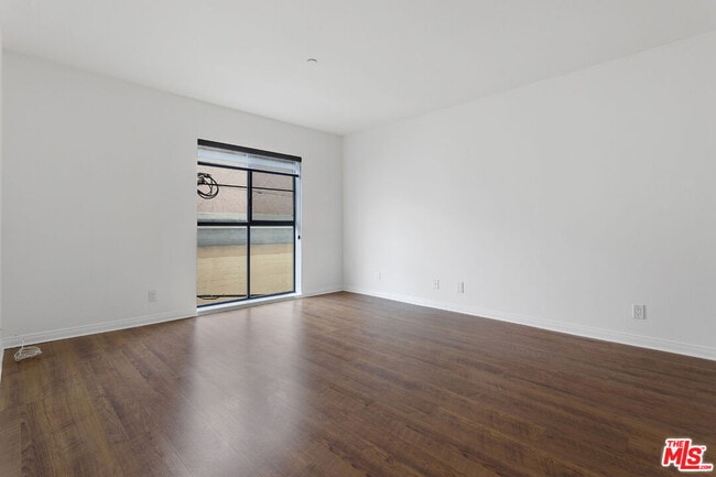 Building Photo - 12000 Goshen Ave