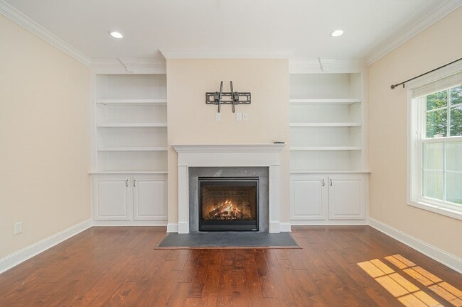 Building Photo - Gorgeous 5BR 3BA Home in Colfax