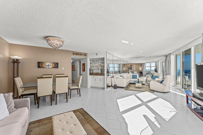 Building Photo - 5420 N Ocean Dr