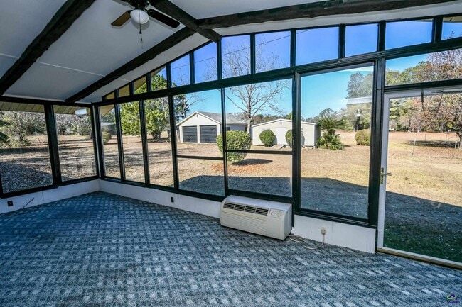 Building Photo - 467 SR 96