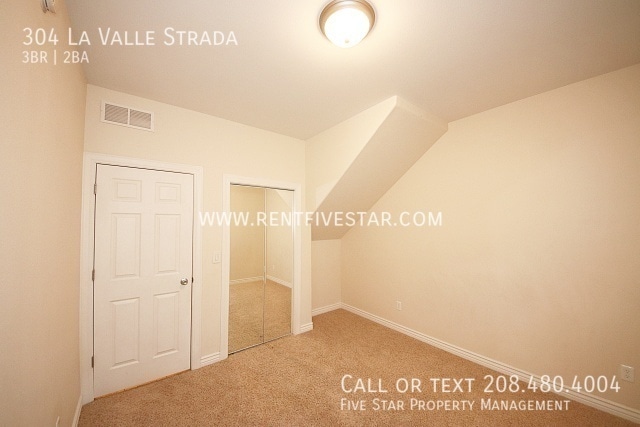 Building Photo - 304 La Valle Strada Ln