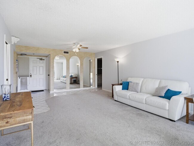 Building Photo - 5390 Woodland Lakes Dr