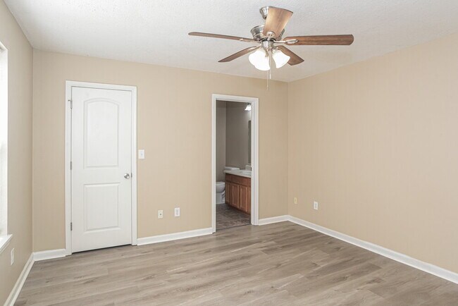 Building Photo - 9743 Centennial Ct