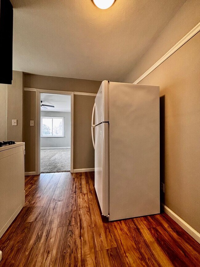 Building Photo - Beautiful 1 bed apartment, just off I-675 ...
