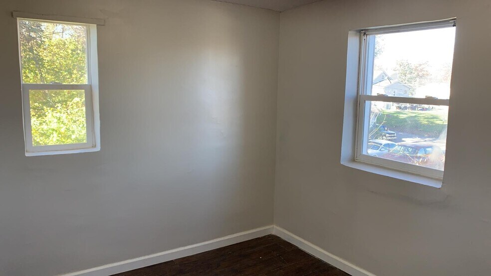 Building Photo - 2048 4th Ave
