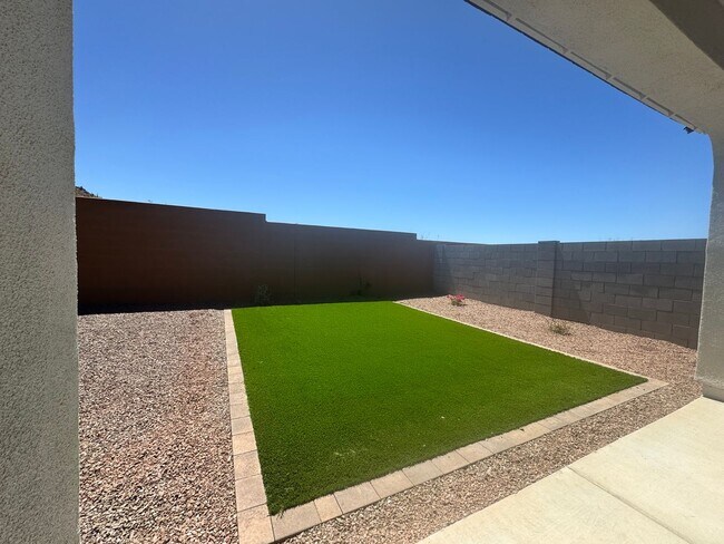 Building Photo - BRAND NEW HOME IN ALORAVITA IN PEORIA