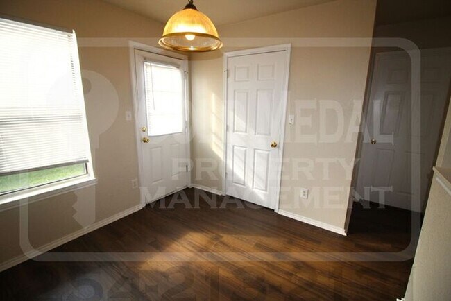 Building Photo - 3304 Barcelona Dr