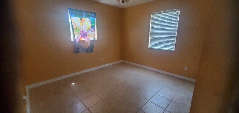 Building Photo - 131 SE Serenata Ct