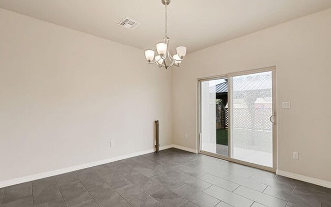 Building Photo - 2911 Aragon Ave