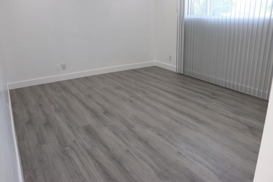 Building Photo - 6104 Costello Ave