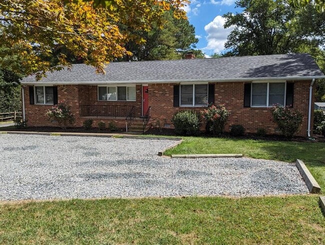 Building Photo - 1401 Bragg Rd