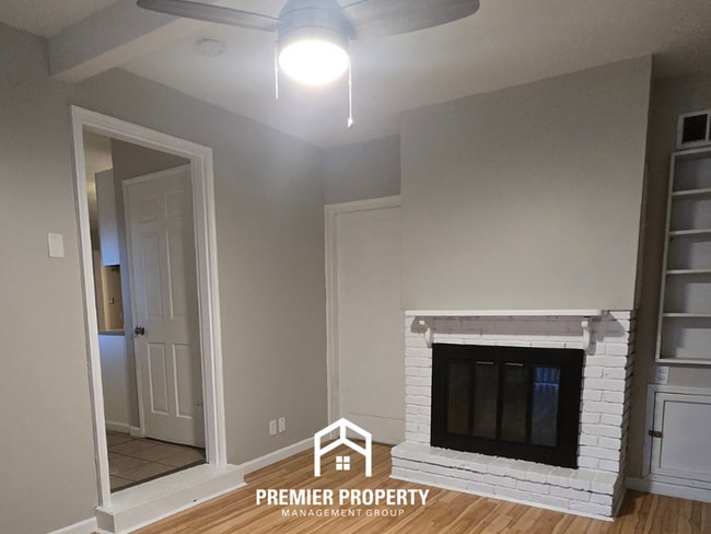 Building Photo - 3BR/1.5BA Florissant Home w/ 2-Car Garage, Fireplace & Fenced Yard - 63033