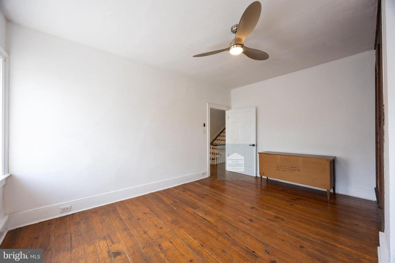 Building Photo - 209 E Martin St