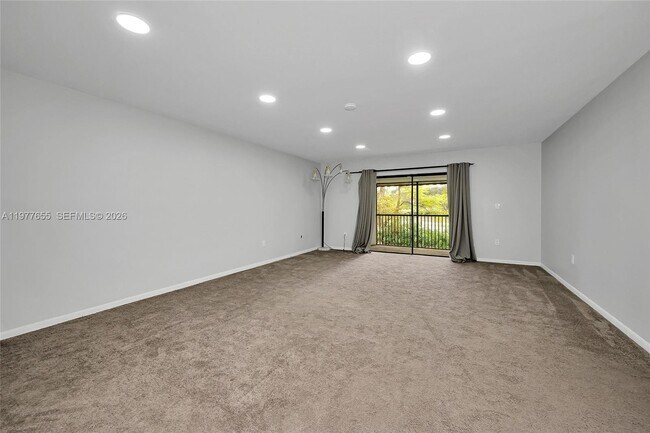 Building Photo - 8600 NW 34th Pl