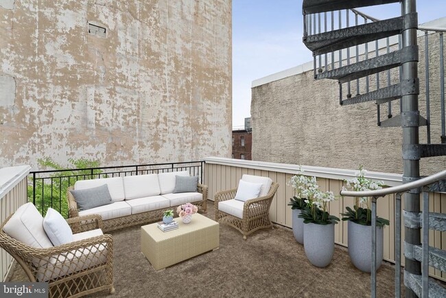 Building Photo - 765 S 15th St