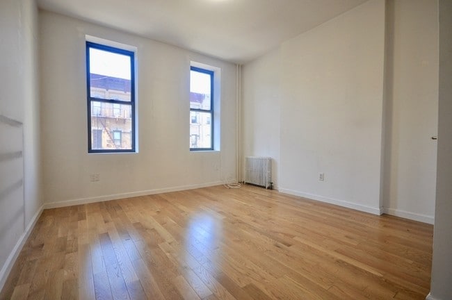 Primary Photo - 166 BLEECKER St