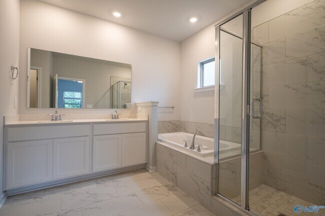 Building Photo - 14653 Mountain Strm Dr