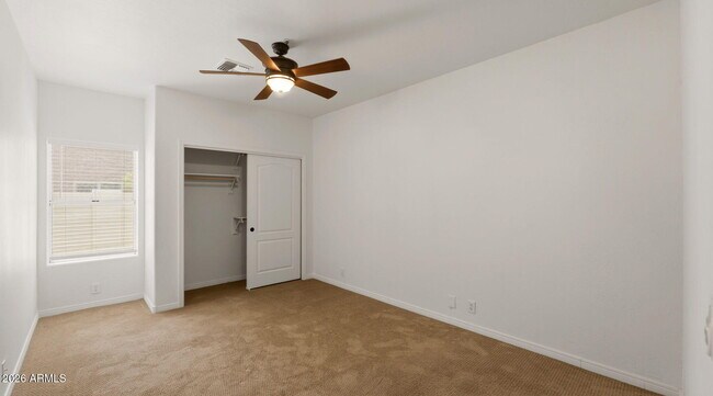 Building Photo - 8638 E Dahlia Dr
