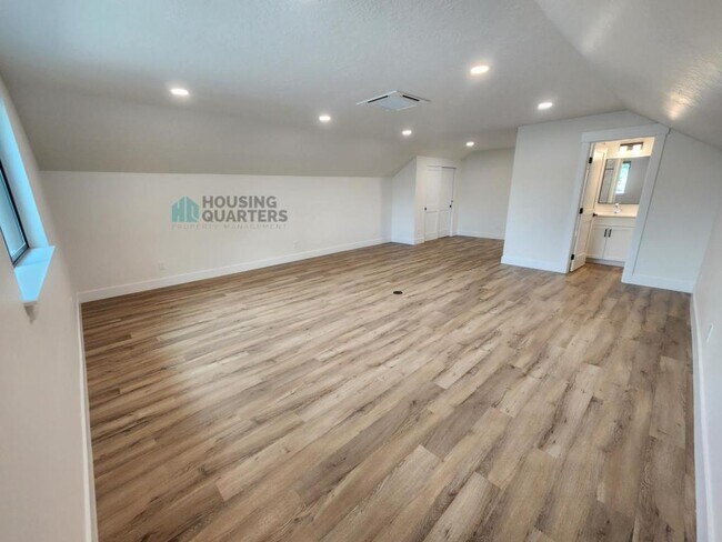 Building Photo - 8416 E Maringo Dr