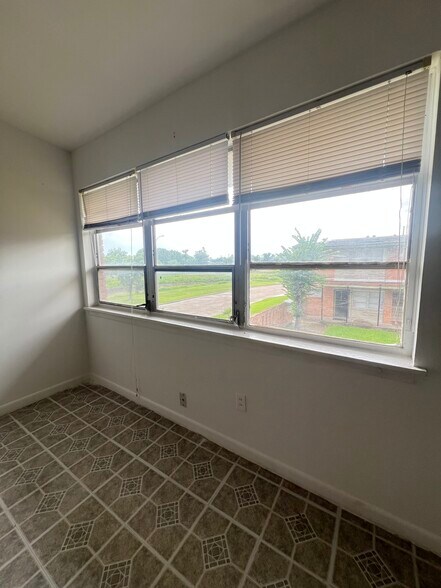 living room windows - 3834 Glen Arbor Dr