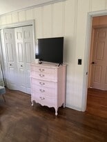 Building Photo - 905 Louisville St