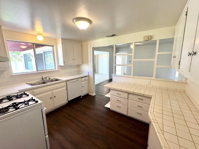 Building Photo - Welcoming Single-Story Home for Rent in Beautiful Chino Hills