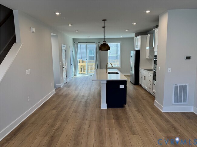 Building Photo - 9479 Pinkman Rd