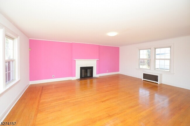 Building Photo - 29 13th Ave