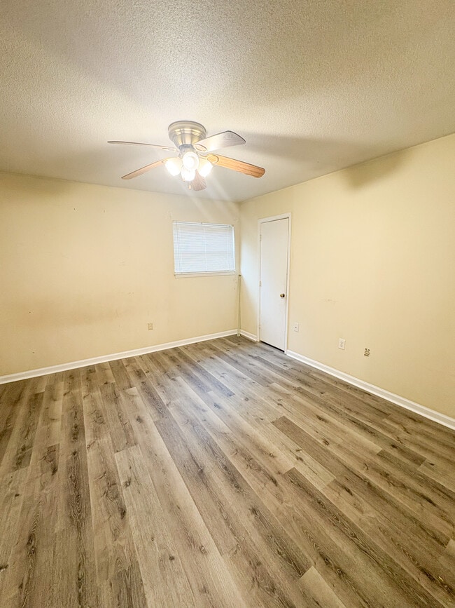 Building Photo - 1100 Skyland Dr