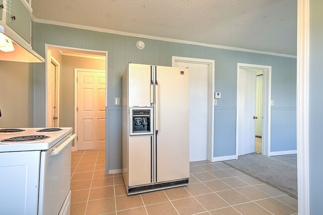 Building Photo - 1408 W College St