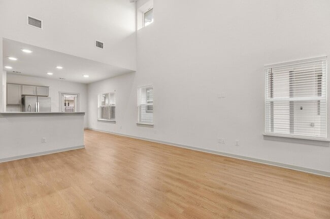 Building Photo - 117 New Hampton Wy