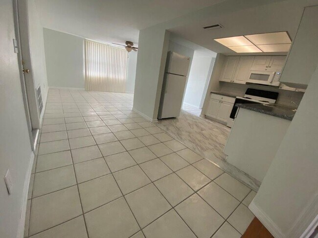 Building Photo - 12903 College Hill Dr