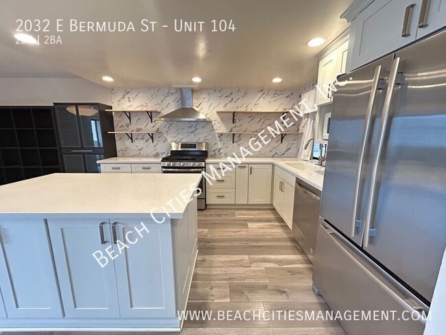 Building Photo - 2032 E Bermuda St