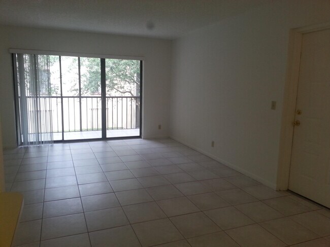 Building Photo - 206 Foxtail Dr
