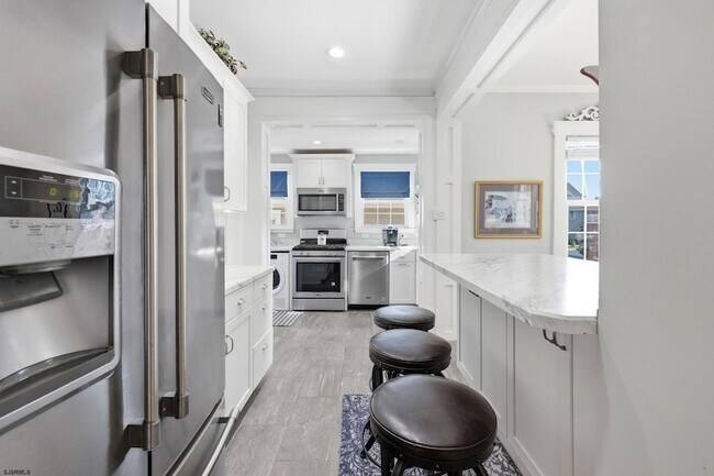 Building Photo - 115 N Sumner Ave