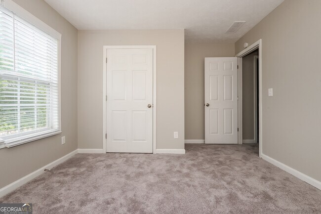 Building Photo - 144 Leguin Forest Dr