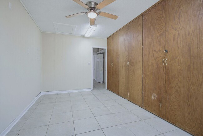 Building Photo - 5471 Buena Vista Ave