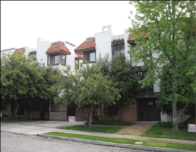 Building Photo - 1152 Justin Ave