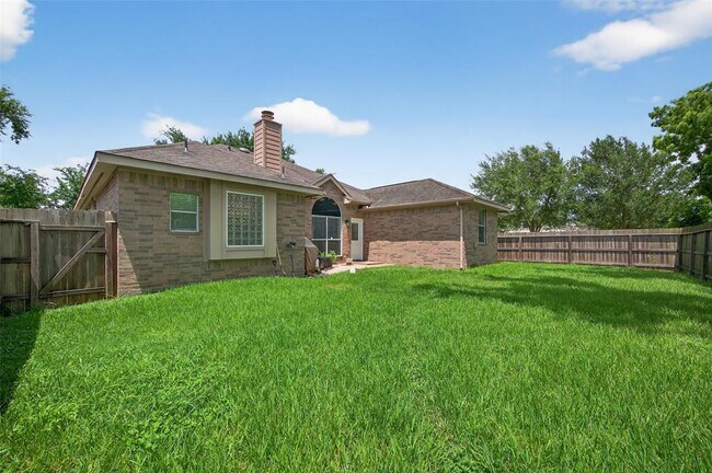 Building Photo - 3214 Southmere Ln
