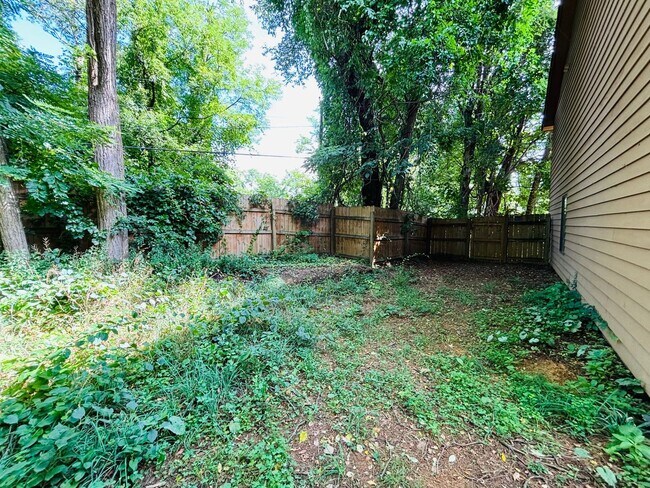 Building Photo - 953 Lora Ln