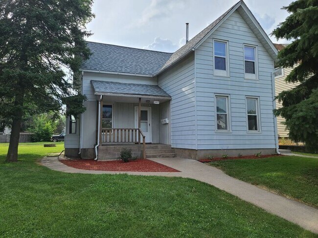 Building Photo - 2916 Roosevelt St