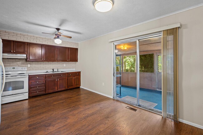 Building Photo - 253 Cowry Rd